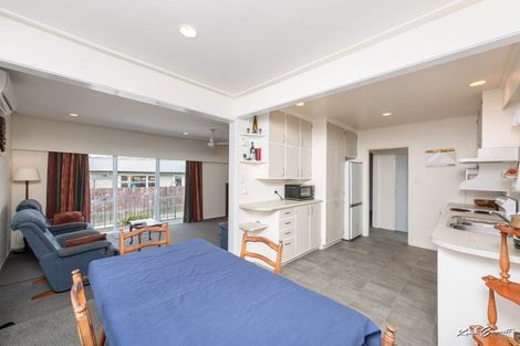 Photo of property in 3 Lowry Crescent, Stokes Valley, Lower Hutt, 5019