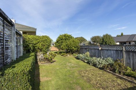 Photo of property in 6 Royal Heights, Glen Avon, New Plymouth, 4312