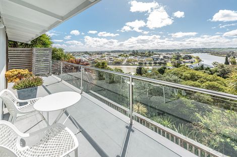 Photo of property in 12 Hipango Terrace, Durie Hill, Whanganui, 4500