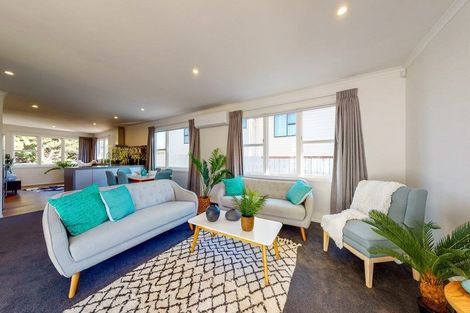 Photo of property in 34 Westview Grove, Miramar, Wellington, 6022