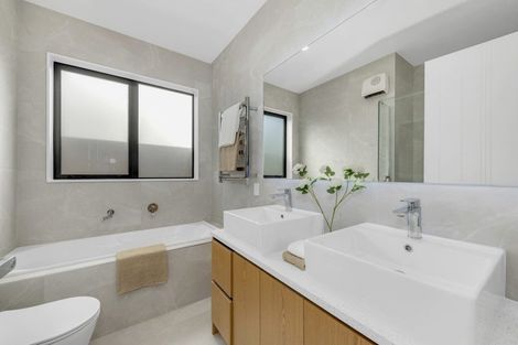 Photo of property in 35 Kaitiaki Drive, Clarks Beach, 2122