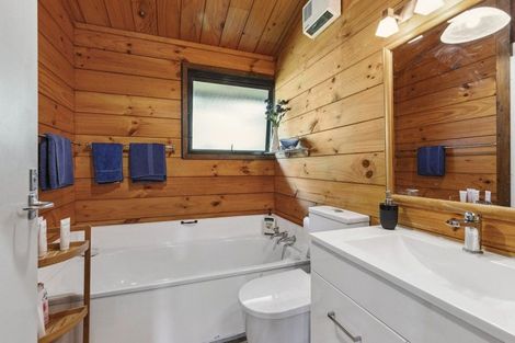 Photo of property in 28 John Witton Drive, Crofton Downs, Wellington, 6035