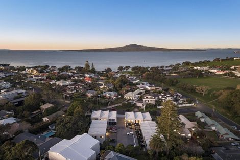 Photo of property in 2/16 Handley Avenue, Narrow Neck, Auckland, 0624