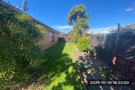 Photo of property in 2/5 Hibiscus Place, Redwood, Christchurch, 8051
