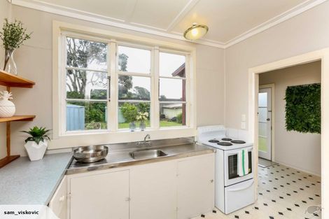 Photo of property in 14 Pukenui Street, Strandon, New Plymouth, 4312
