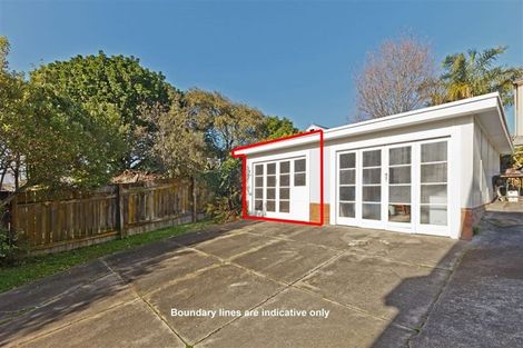 Photo of property in 2/6 Corunna Road, Milford, Auckland, 0620