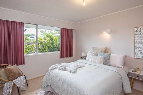 Photo of property in 3 Belvedere Avenue, Waikanae, 5036