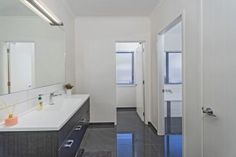 Photo of property in 6 Roseberry Place, Whitianga, 3510