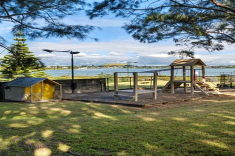 Photo of property in 38 Venus Place, Half Moon Bay, Auckland, 2012