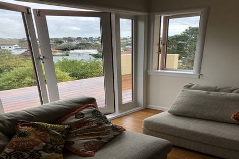 Photo of property in 2/32 Nihill Crescent, Mission Bay, Auckland, 1071