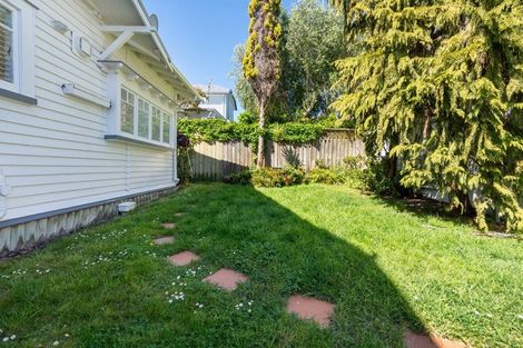 Photo of property in 2/40a Norwood Road, Bayswater, Auckland, 0622