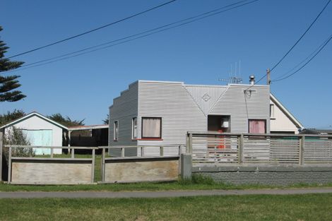 Photo of property in 43 Koputara Road, Himatangi Beach, Foxton, 4891