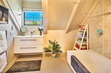 Photo of property in 6 Cleat Street, Whitby, Porirua, 5024