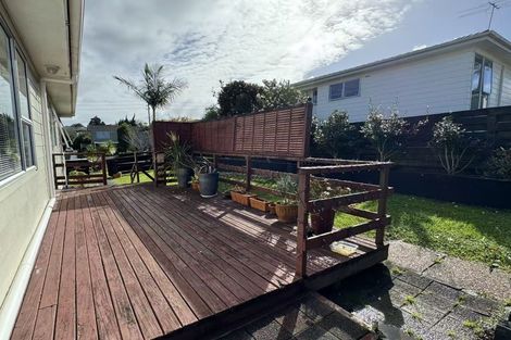 Photo of property in 4 Cushla Place, Massey, Auckland, 0614
