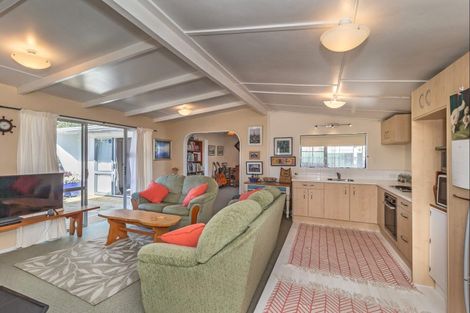 Photo of property in 32 Muapoko Street, Himatangi Beach, Foxton, 4891