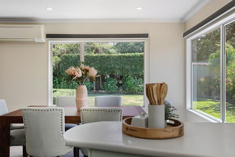 Photo of property in 5 Kawaroa Close, New Plymouth, 4310