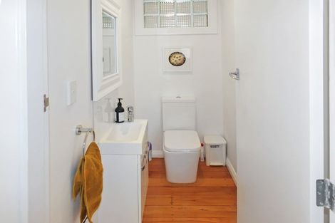 Photo of property in 35 Nash Parade, Foxton Beach, Foxton, 4815