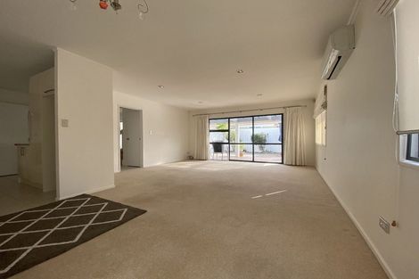Photo of property in 2/90 Nile Road, Milford, Auckland, 0620