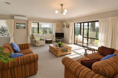 Photo of property in 17b Pemberton Crescent, Greerton, Tauranga, 3112