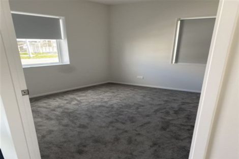 Photo of property in 24 Warbler Crescent, Papakura, 2110