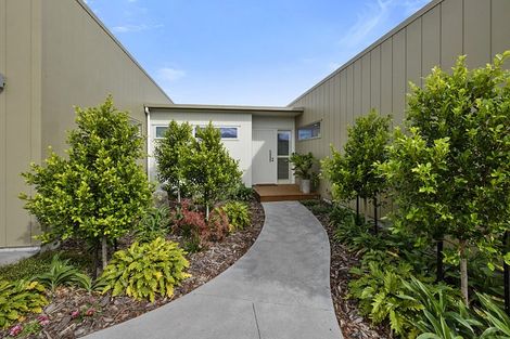 Photo of property in 5 Greenpath Lane, Hurworth, New Plymouth, 4310