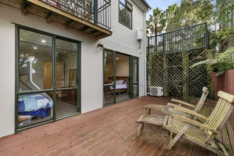 Photo of property in 10/69 Target Road, Totara Vale, Auckland, 0629