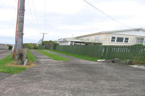 Photo of property in 64a Clayburn Road, Glen Eden, Auckland, 0602