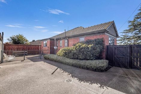 Photo of property in 121 Selwyn Street, Somerfield, Christchurch, 8024