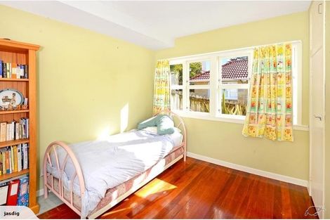 Photo of property in 135a Mokoia Road, Birkenhead, Auckland, 0626