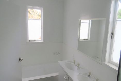 Photo of property in 36 Sandwich Road, St Andrews, Hamilton, 3200