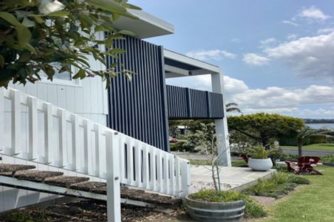 Photo of property in 21 Tindalls Bay Road, Tindalls Beach, Whangaparaoa, 0930