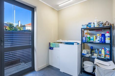 Photo of property in 12 Essex Street, Winton, 9720