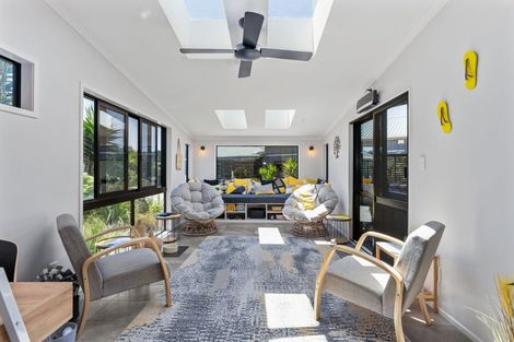 Photo of property in 46 Kent Avenue, Waitarere Beach, Levin, 5510