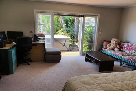Photo of property in 151 Reeves Road, Pakuranga Heights, Auckland, 2010