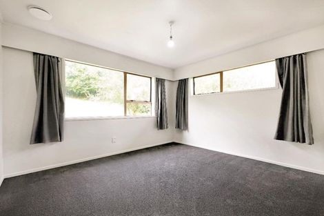 Photo of property in 79 Stewart Drive, Newlands, Wellington, 6037