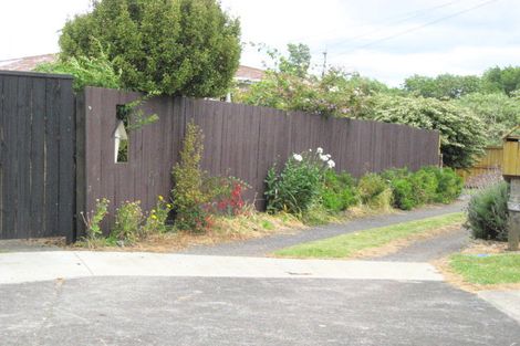 Photo of property in 14 Kowhai Avenue, Mangere Bridge, Auckland, 2022