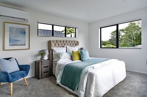 Photo of property in 18a Edgware Road, West Harbour, Auckland, 0618