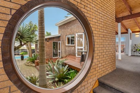 Photo of property in 44 Westpark Drive, West Harbour, Auckland, 0618