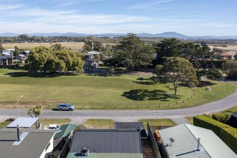 Photo of property in 28 Rotten Row, Waikuku Beach, 7473