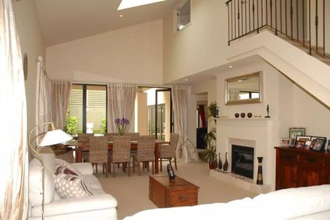 Photo of property in 27 Bridgefield Crescent, Flat Bush, Auckland, 2016