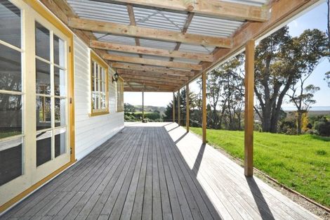 Photo of property in 1742 South Head Road, South Head, Helensville, 0874