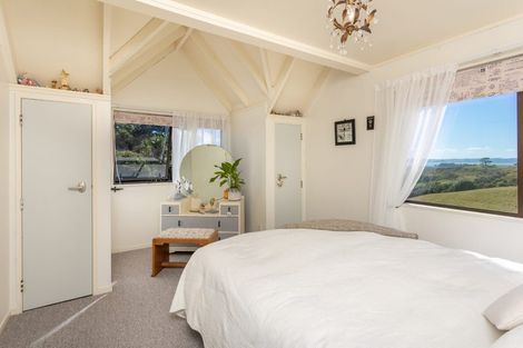 Photo of property in 115 Wilson Road, South Head, Helensville, 0874