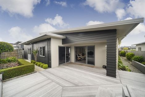 Photo of property in 25 Rosalie Terrace, Kelvin Grove, Palmerston North, 4414