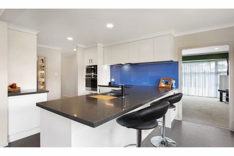 Photo of property in 30 Pulham Crescent, Queenwood, Hamilton, 3210