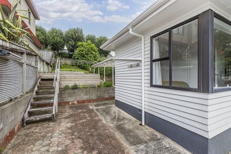 Photo of property in 44 The Drive, Tawa, Wellington, 5028