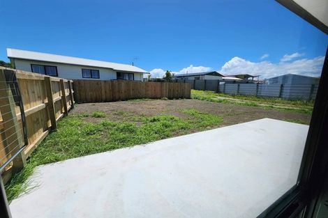 Photo of property in 6 Cross Street, Castlecliff, Whanganui, 4501