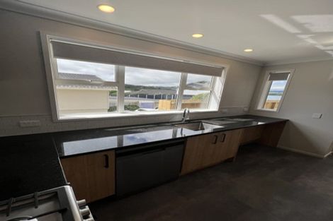 Photo of property in 28b Mana Esplanade, Paremata, Porirua, 5026