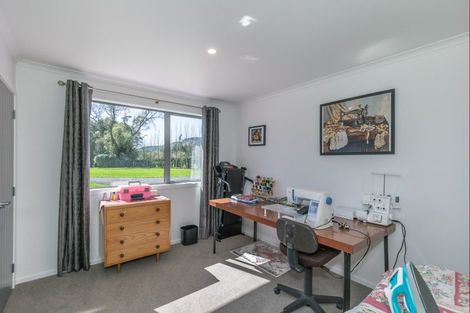 Photo of property in 116 Gladstone Road, Levin, 5571