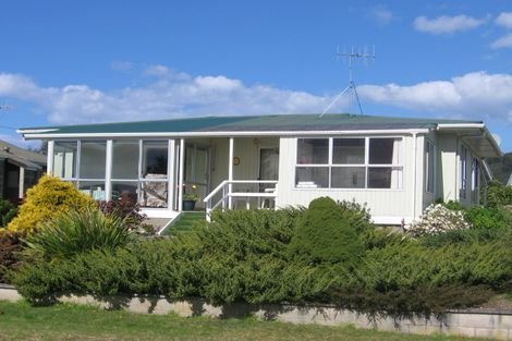 Photo of property in 100 Weka Street, Whangamata, 3620