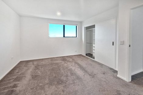 Photo of property in 5/2 Jadewynn Drive, Massey, Auckland, 0614